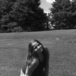 Meet your Posher, Olivia